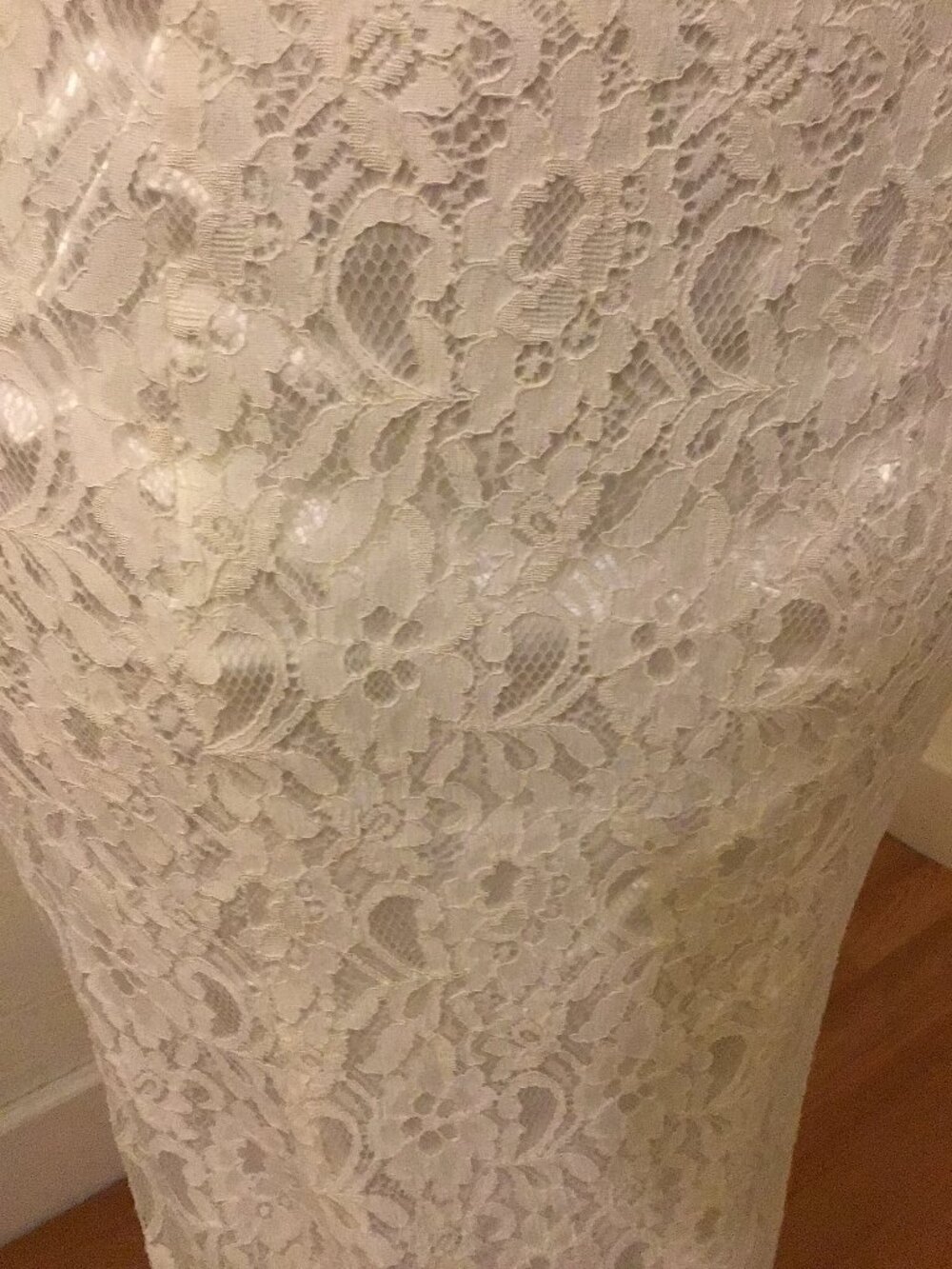 Elegant White Lace Wedding / Formal Gown – Adjustable Fit (Approx. Size 0–6) - Picture 11 of 14